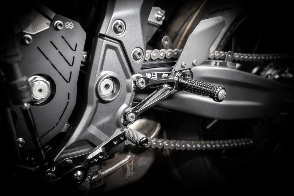 Commandes Reculées FXR GILLES TOOLING - Yamaha R7 - Miniature 2