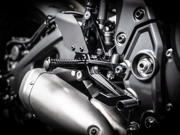 Commandes Reculées FXR GILLES TOOLING - Yamaha R7 - Miniature 3