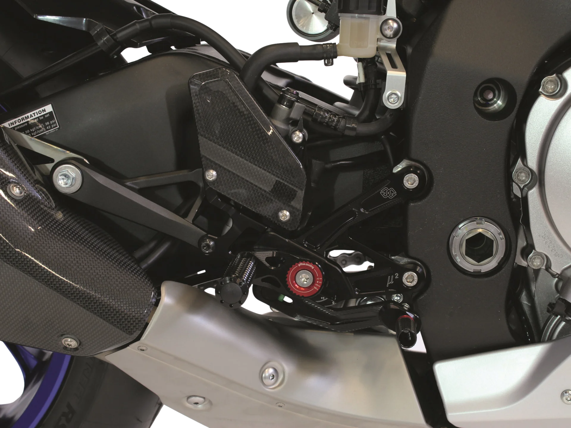Commandes Reculées MUE2 Gilles Tooling noir - Yamaha R1 - Miniature 4